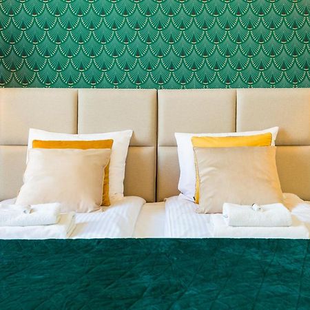 Glamorous Apartment In Heart Of Old Town Cracovia Esterno foto