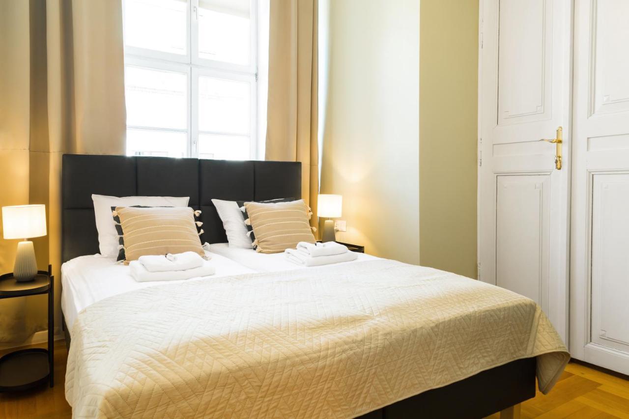 Glamorous Apartment In Heart Of Old Town Cracovia Esterno foto